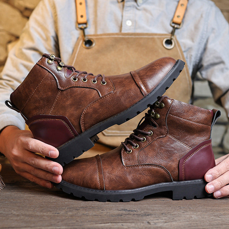 Botas altas de estilo laboral de moda.